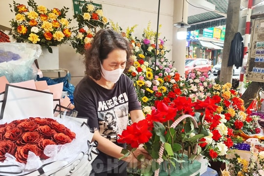 Đa dạng thị trường hoa, quà tặng dịp 8.3